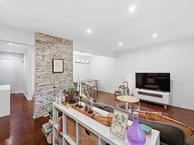 1270 Gainsborough Dr #5 — Photo 7