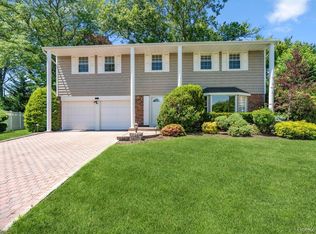 15 Joyce Court, Woodbury, NY 11797