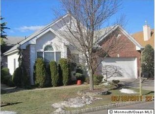 8 Brighton Ct, Monroe Township, NJ 08831