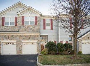 41 Rozalyn Ln, Laurence Harbor, NJ 08879