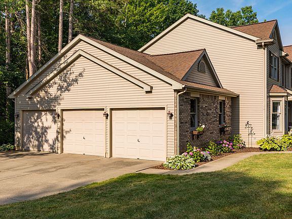 4th image of 3905 Bayberry Ln