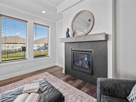 5th image of 20854 W 190th Pl