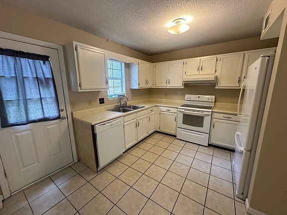 4th image of 1018 Crossing Brook Way #1018
