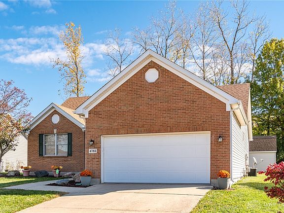 2nd image of 4785 Belmont Pl