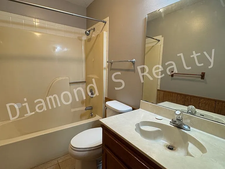 Fogle Apartments — Photo 13