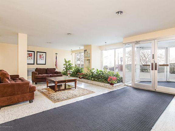 2nd image of 350 Richmond Ter APT 7L