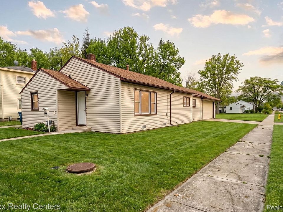 1st image of 31939 Calhoun Ct
