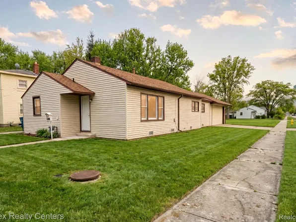 31939 Calhoun Ct, Westland, MI 48186