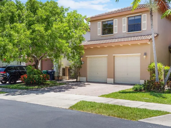 8890 SW 229th St, Cutler Bay, FL 33190