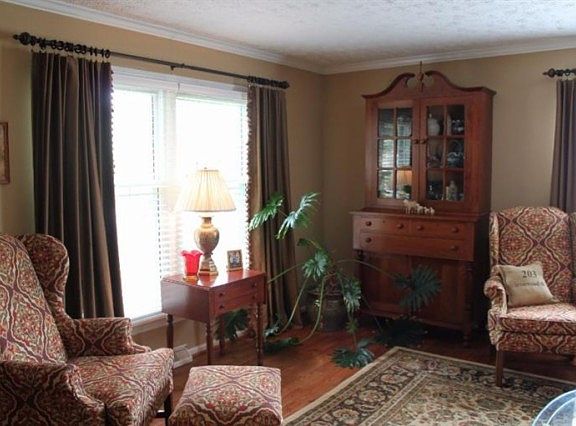 3rd image of 203 Ironwood Dr