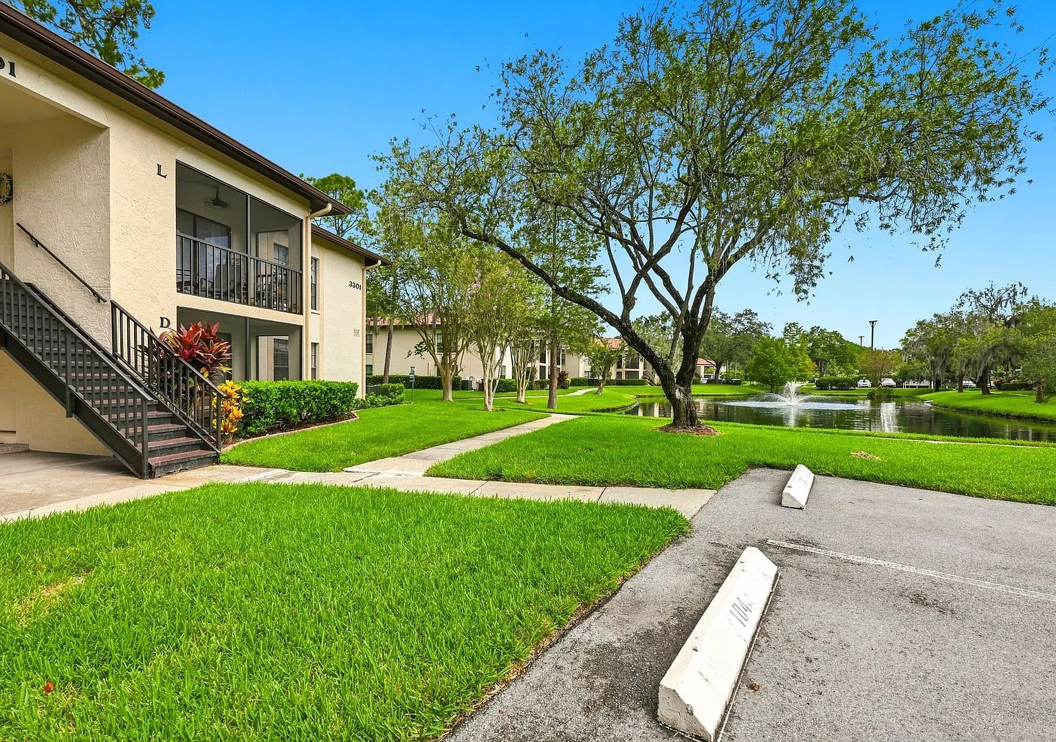 Furnished Ground Floor Corner Unit - Palm Harbor! — Photo 2