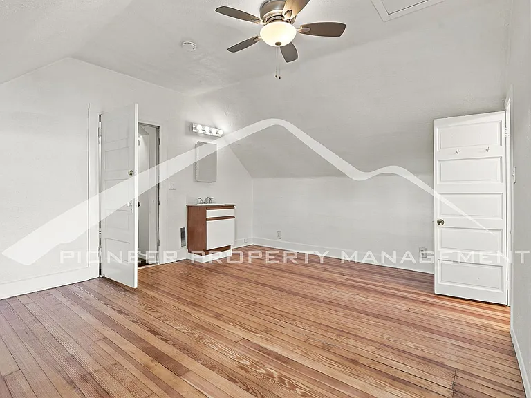 2503 Benton St — Photo 15