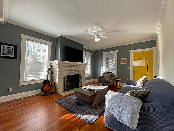 3rd image of 106 W Hiawatha St