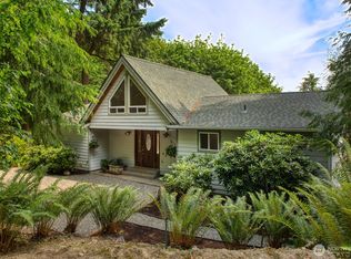 8917 SE McBreen Ln, Pt Orchard, WA 98367