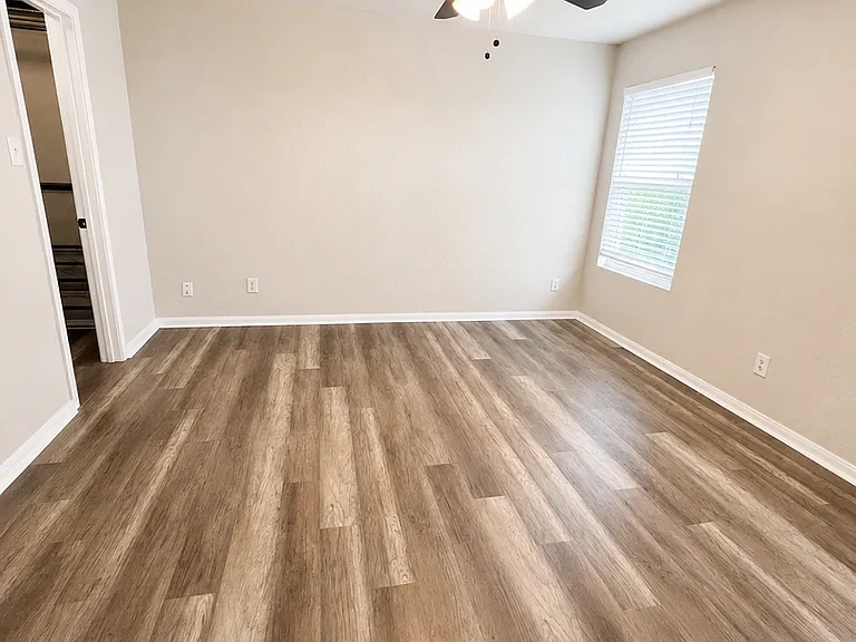 6416 Aspen Hl — Photo 9