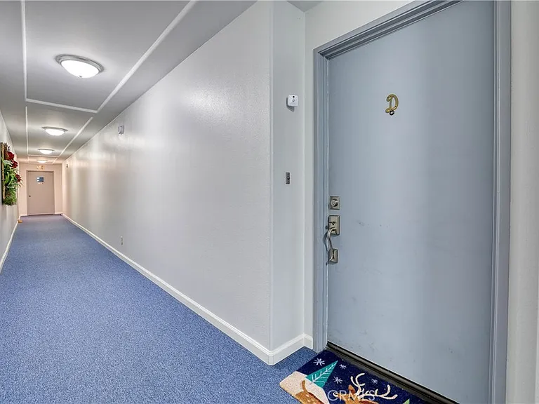 285 S Sierra Madre Blvd #D — Photo 4