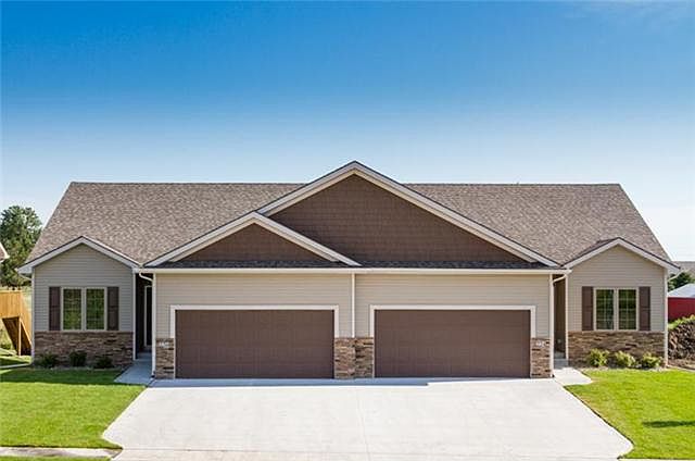 1st image of 350 NW Autumn Crest Dr