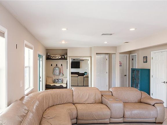 3rd image of 629 Palm Ave