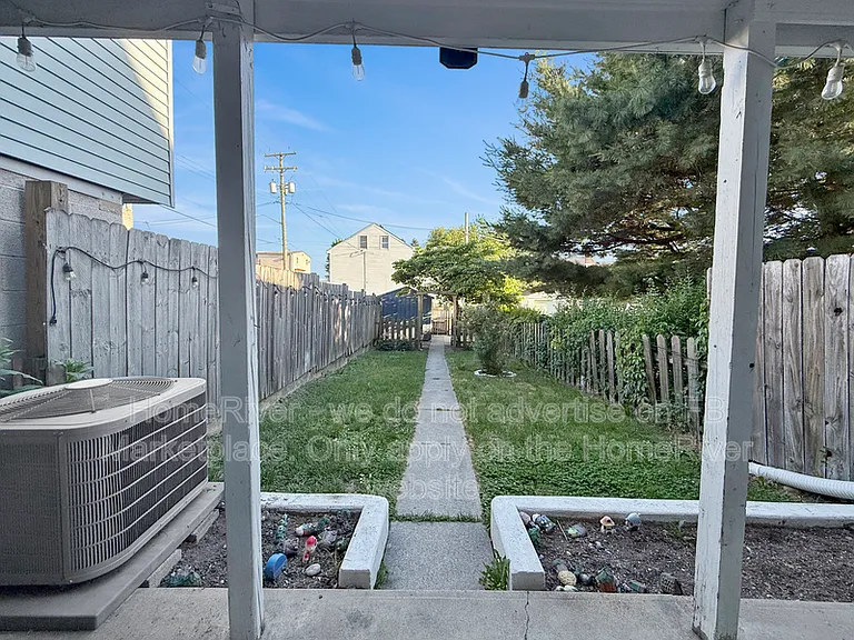 604 Maple St — Photo 12