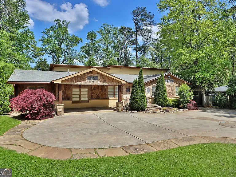4081 Ashford Dunwoody Rd NE — Photo 5