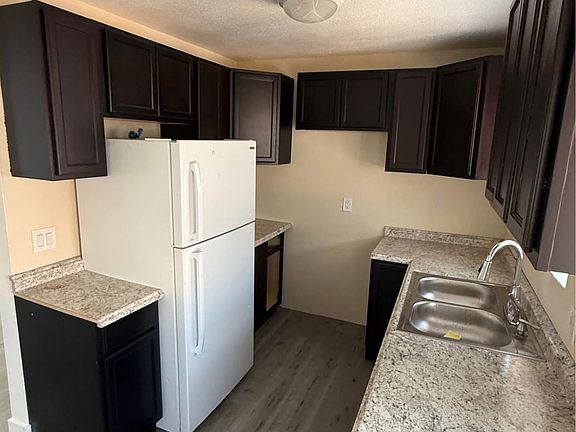 5th image of 1114 W 105th St #5
