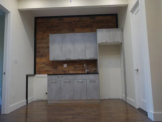 Rented by Premier Metro Realty Corp | media 11