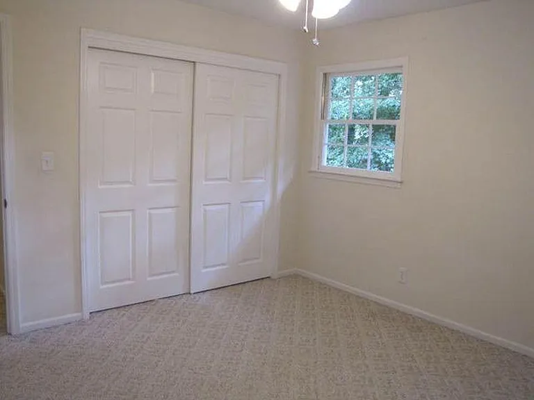 1295 Seven Springs Cir — Photo 11