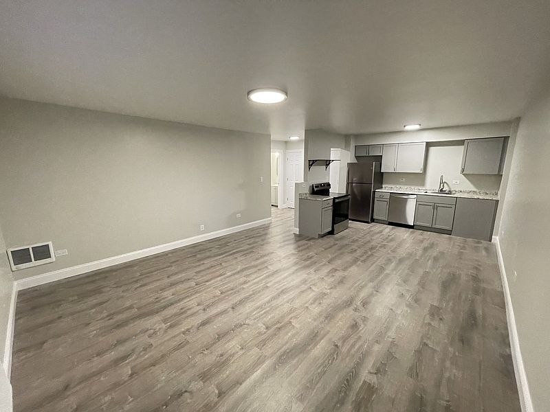 1st image of 519 S Milwaukee Ave APT 10