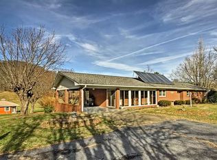 2557 Stamey Cove Rd, Waynesville, NC 28786