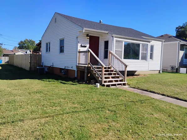 2026 N 3rd St, Saint Charles, MO 63301