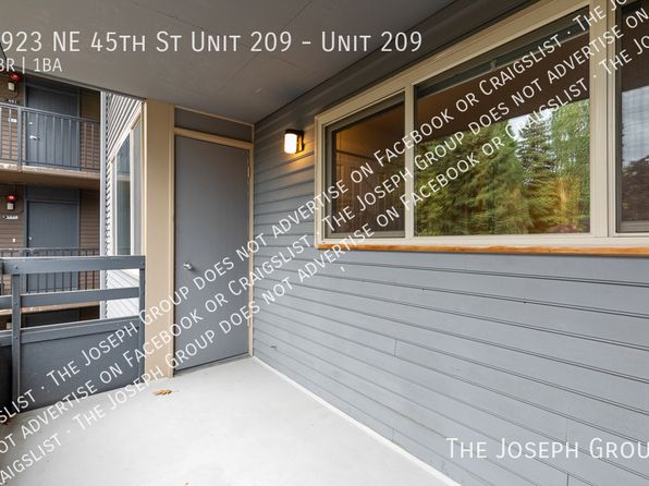 3901 NE 45th St #209