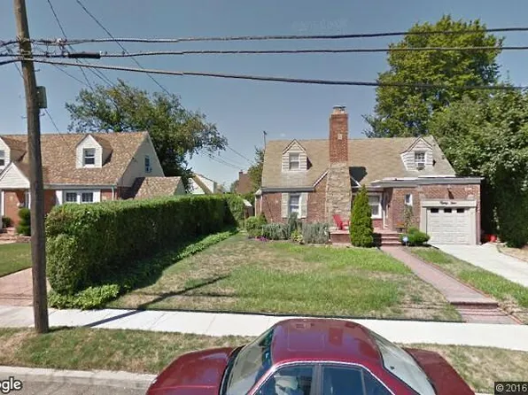89 Law St, Valley Stream, NY 11580
