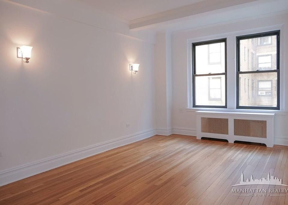 2nd image of 404 E 55th St APT 4B