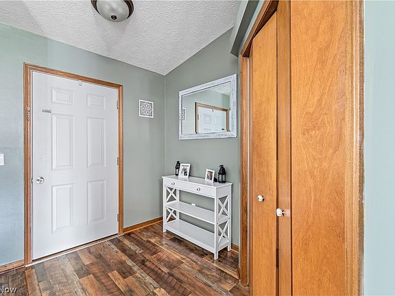 3rd image of 4185 Broadway Ave