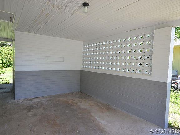 3rd image of 2115 Royal Palm Dr