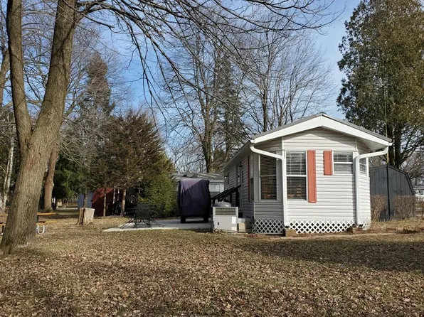 389 Skyline Dr, Edgerton, WI 53534