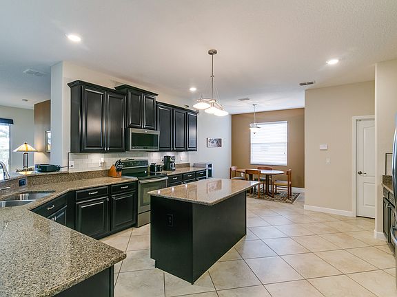 4th image of 3223 Balboa Pl
