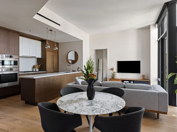 500 Waverly Avenue image 2 of 10