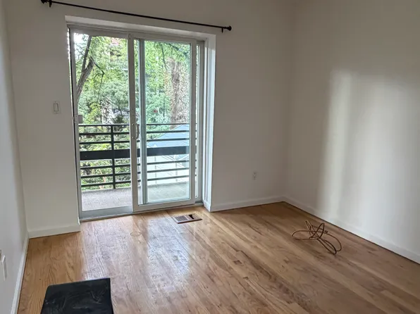 11471 Taipei Ct Floor 2, College Pt, NY 11356