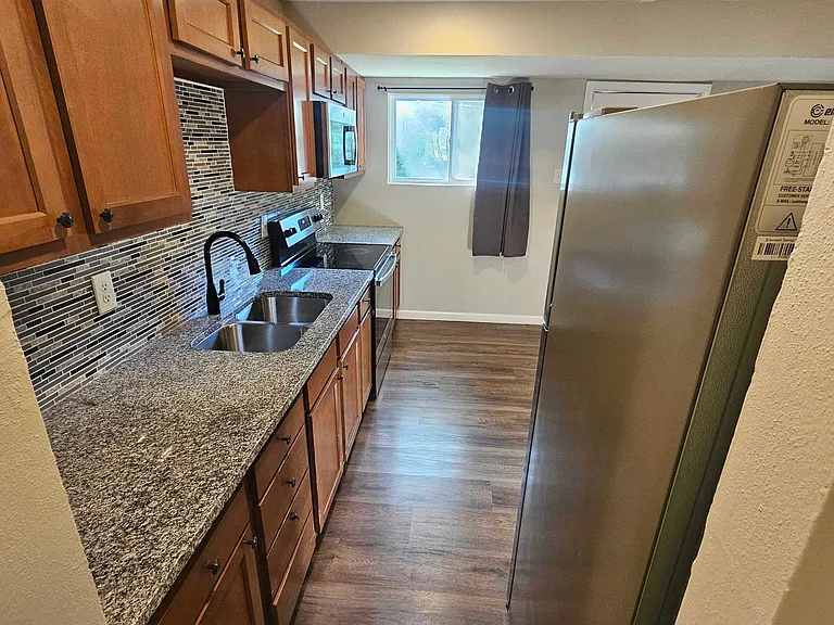 10568 Spring Garden Dr — Photo 3