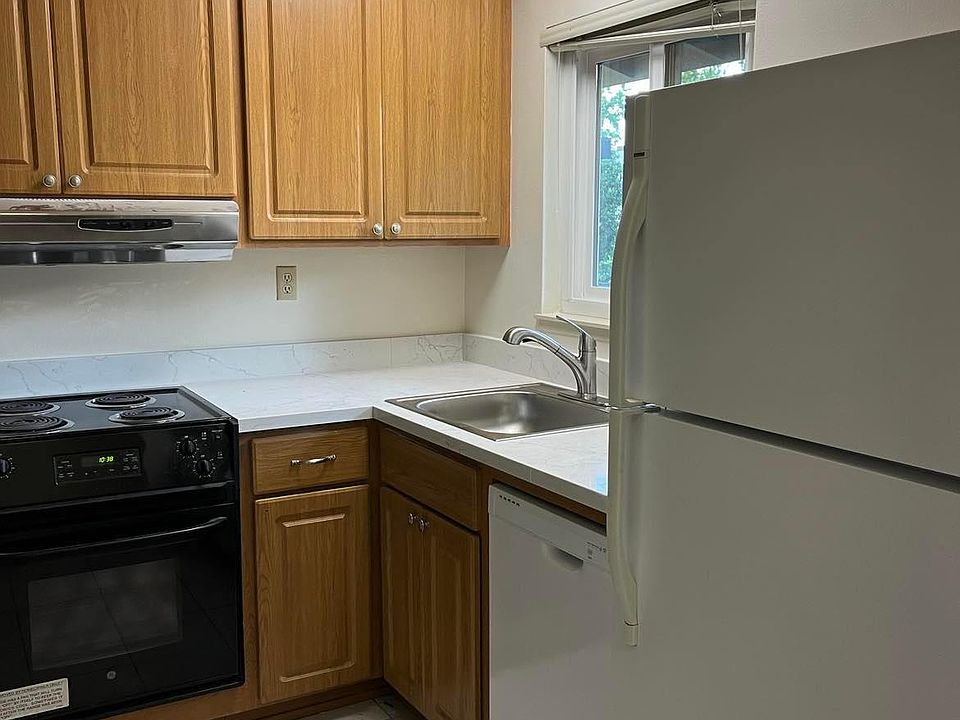 1st image of 1036 Colorado Ave APT M