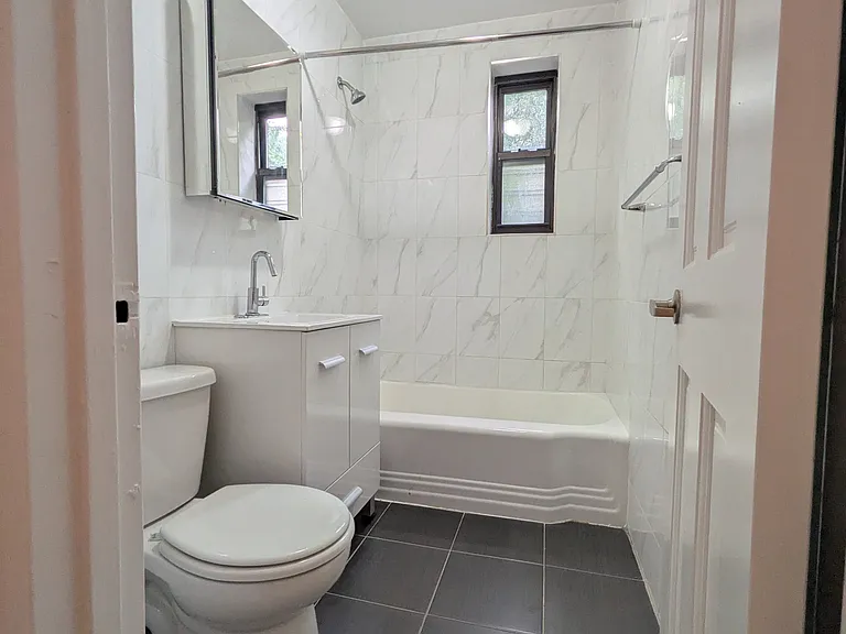 64-00 Saunders St #5K — Photo 7