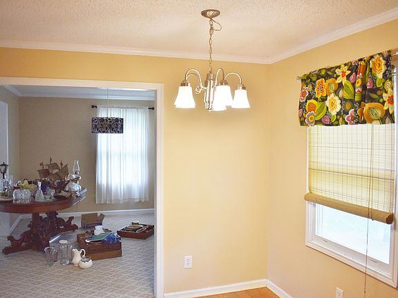 5th image of 993 Dogwood Ct