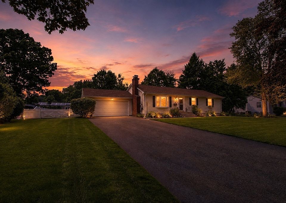 1st image of 88 Meadowlark Dr