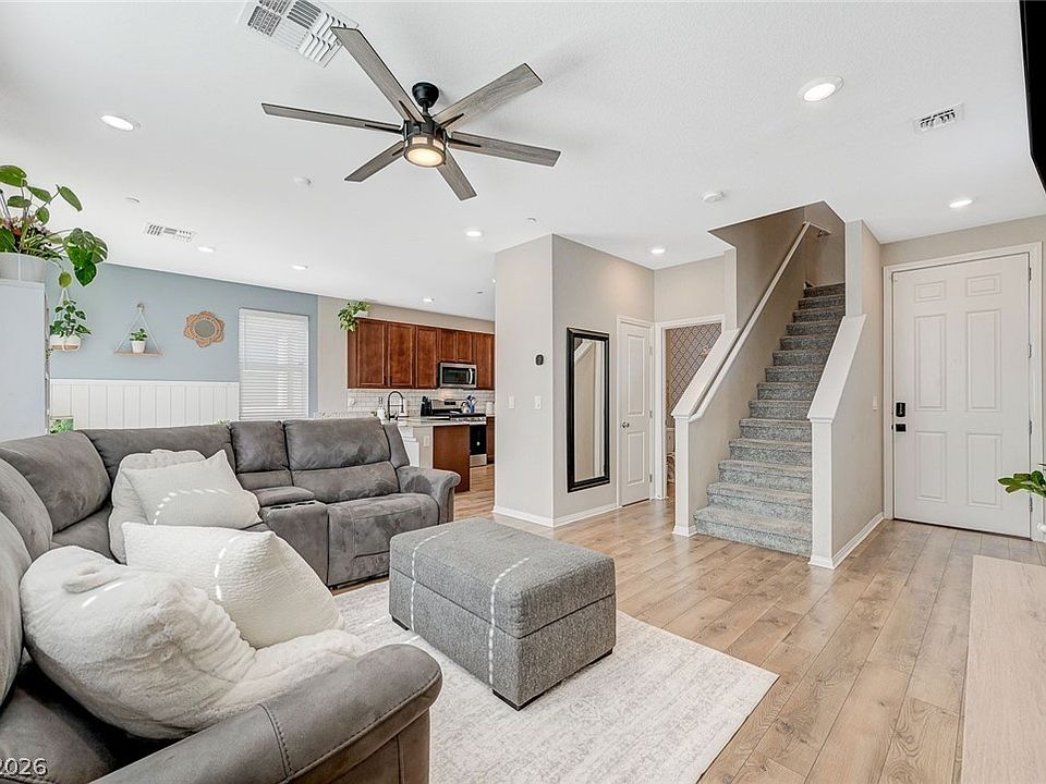 1st image of 8423 Vacarez Dr