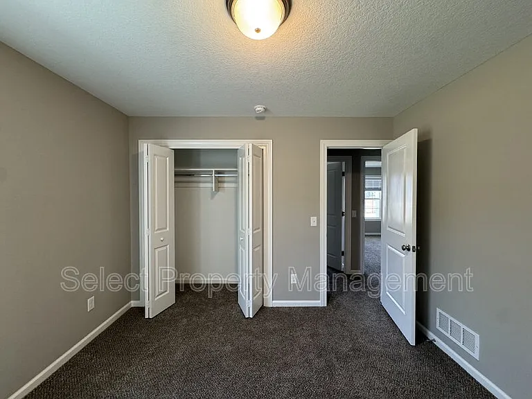 4722 Whittlebury Dr — Photo 15