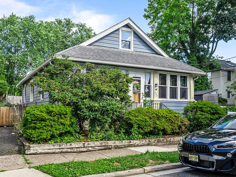 282 Lake St — Photo 32