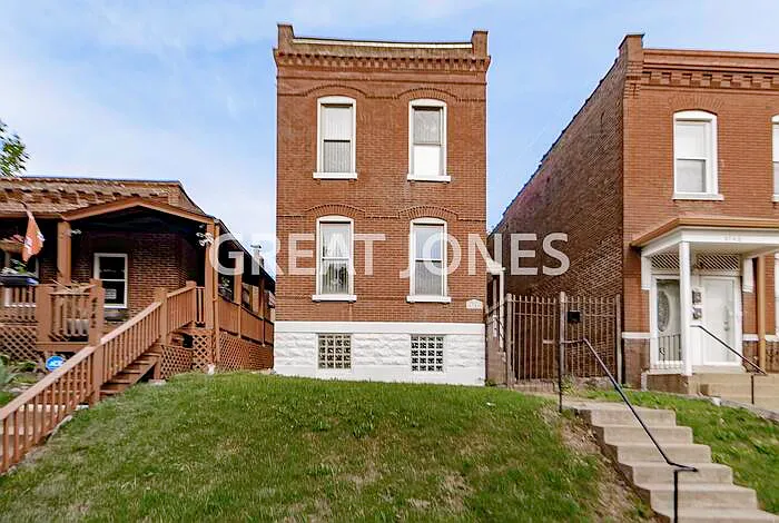 4746 Michigan Ave photo 1