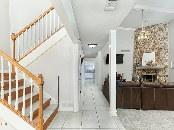 4th image of 932 Pelican Bay Dr