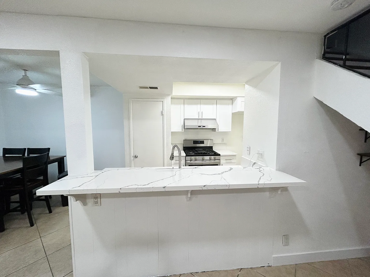 2 bed, 835 sqft, $2,650 — Photo 3